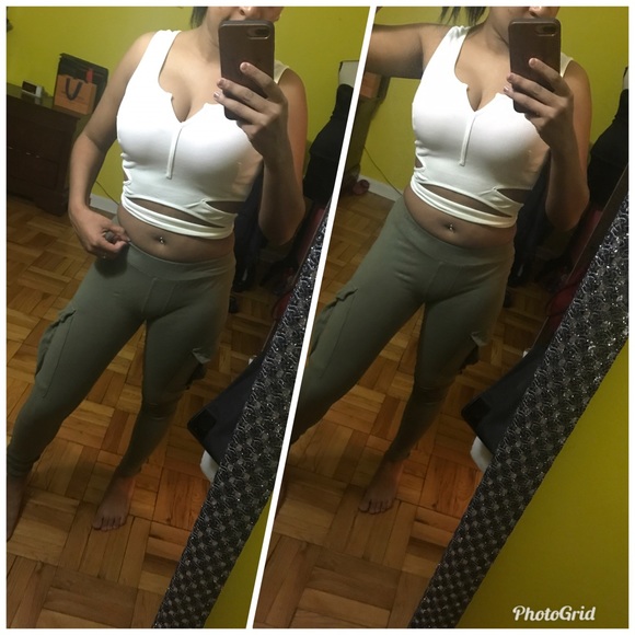 White cropped tank top wrap - Picture 4 of 5